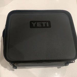 YETI Daytrip Lunch Box, Charcoal.